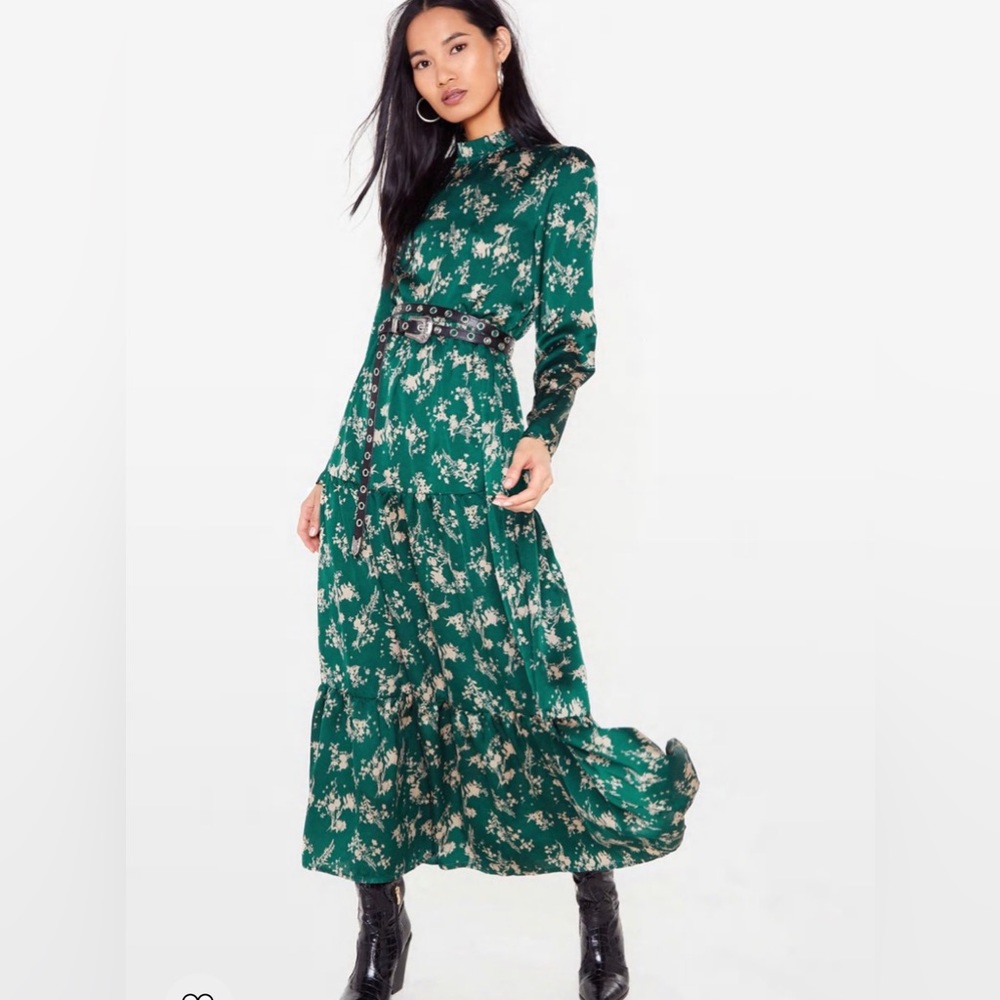 Maxi dress satin